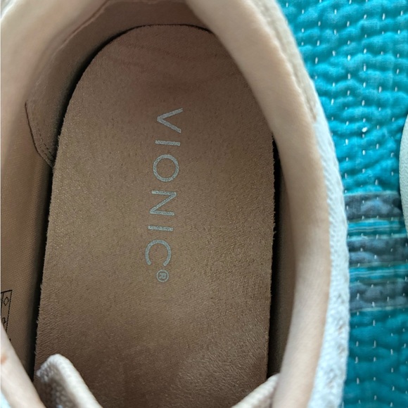 Vionic Women's Cream and Tan Sneakers - Picture 6 of 6